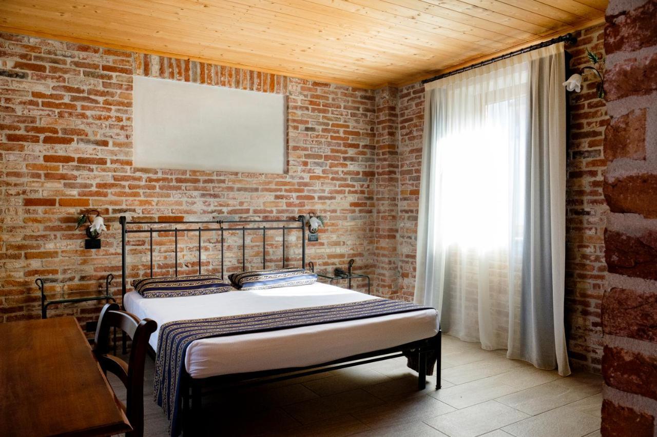 Hotel Le Botti Guarene Extérieur photo