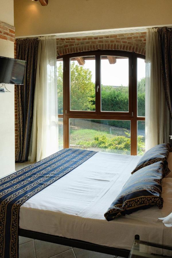 Hotel Le Botti Guarene Extérieur photo