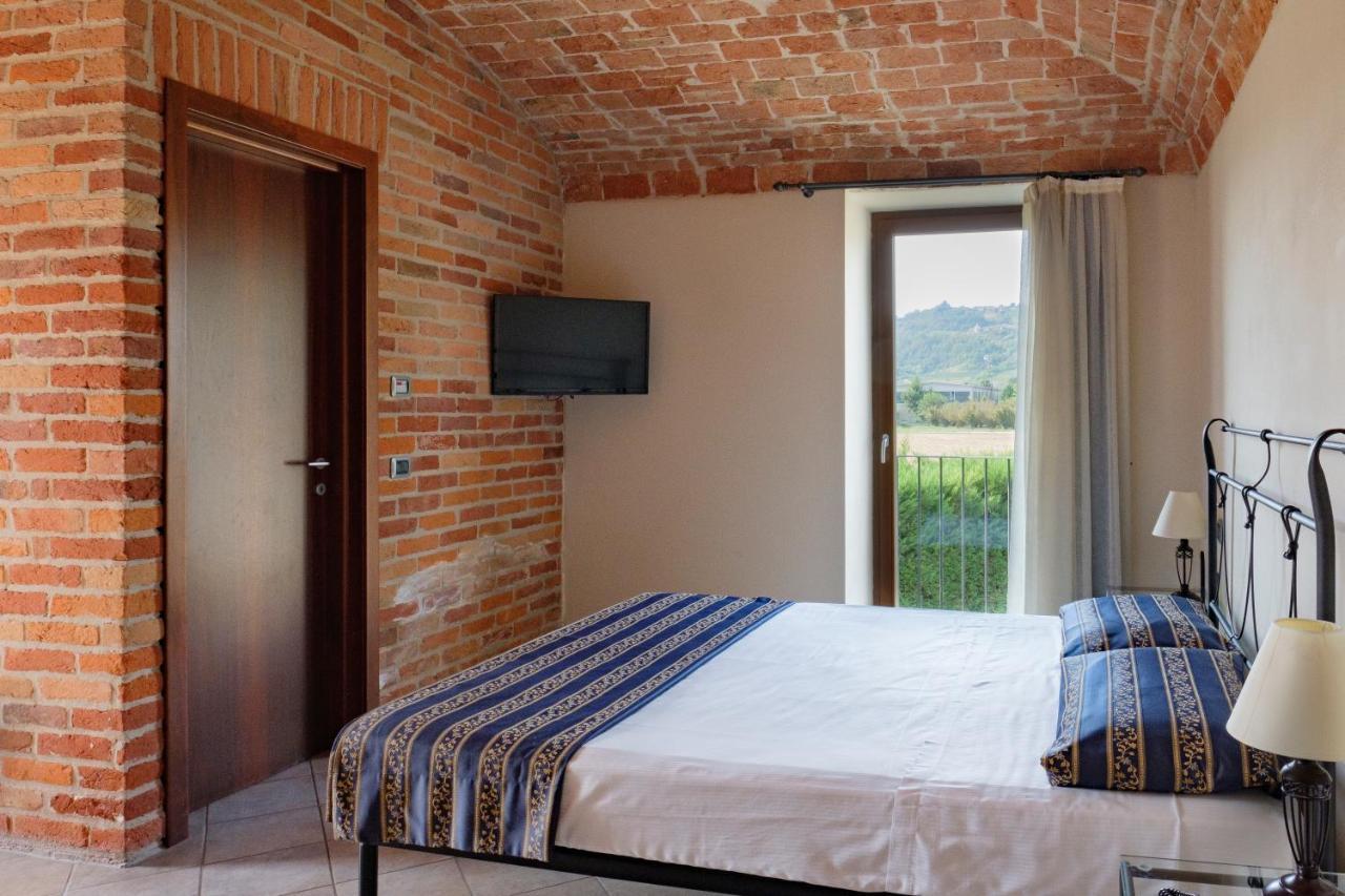 Hotel Le Botti Guarene Extérieur photo