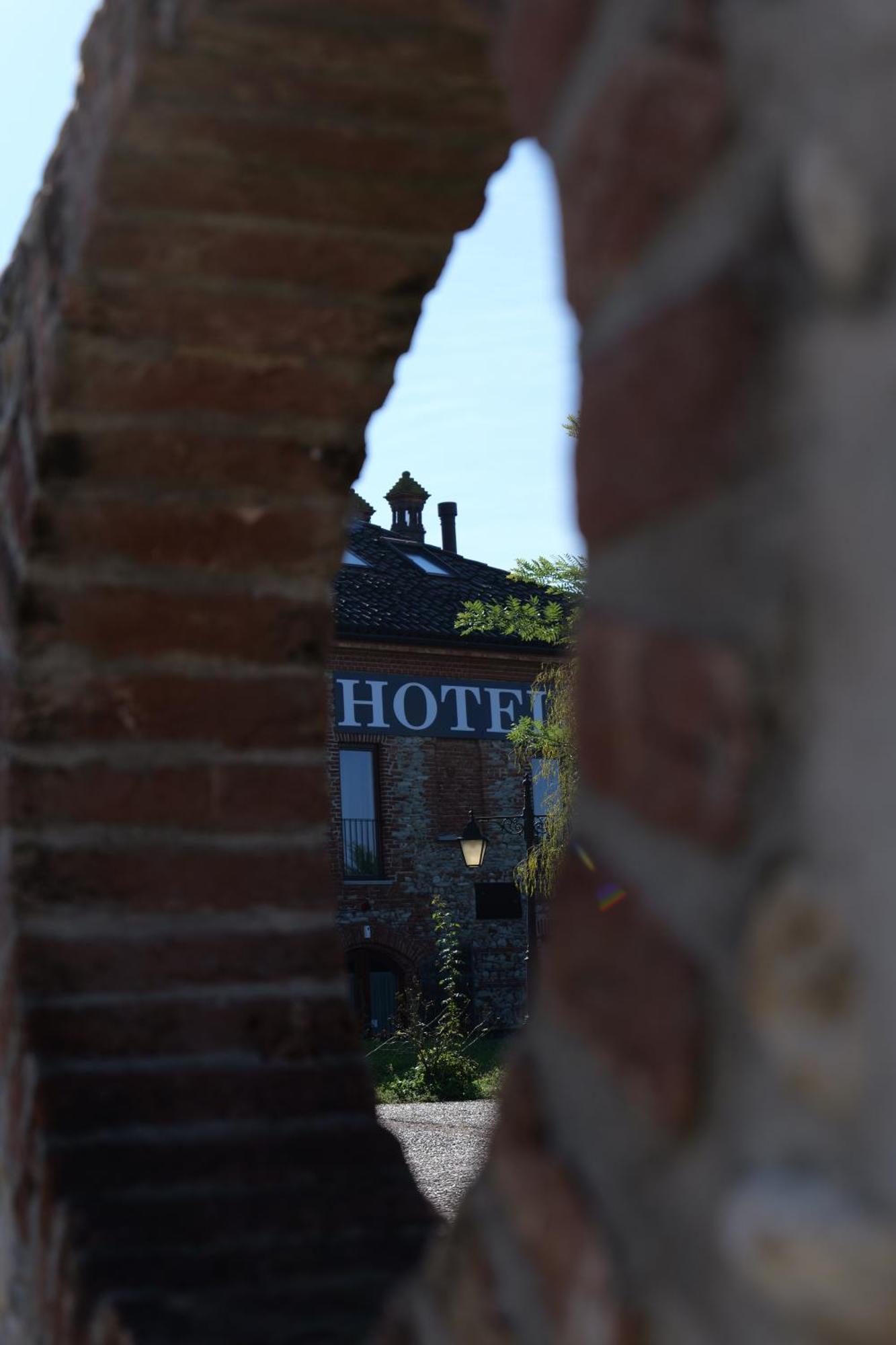 Hotel Le Botti Guarene Extérieur photo