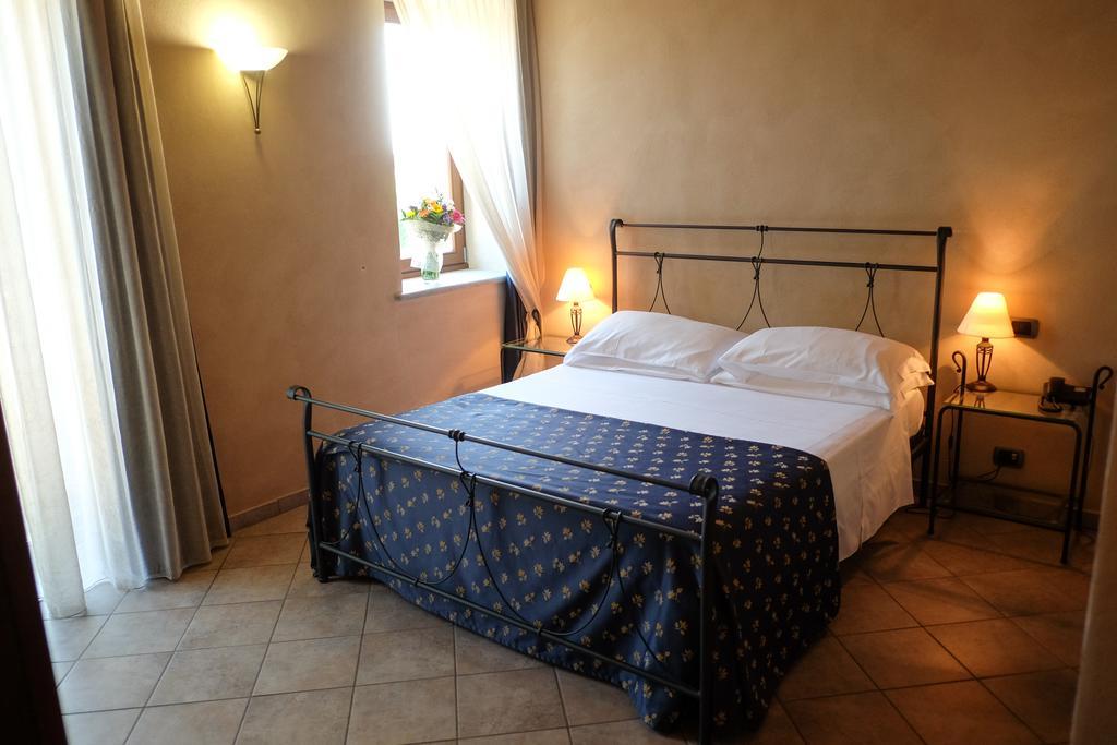Hotel Le Botti Guarene Extérieur photo